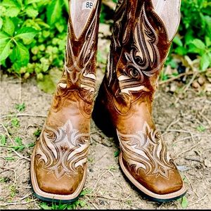 Round up bliss western Ariat boots